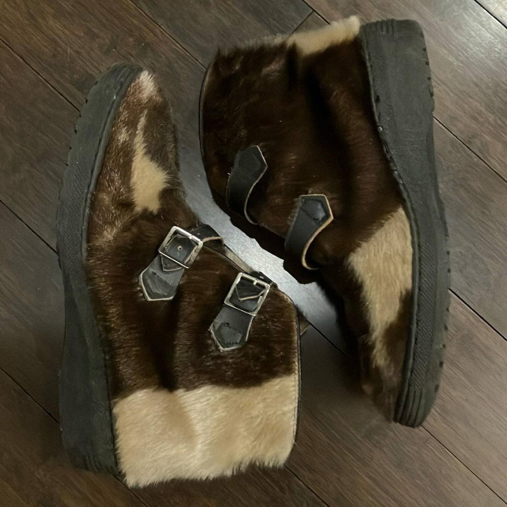 Blondo vintage buckle up cream - brown /cream boots.  Made in Canada. EUC!